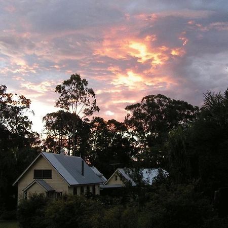 Glass House Mountains Ecolodge Exterior photo