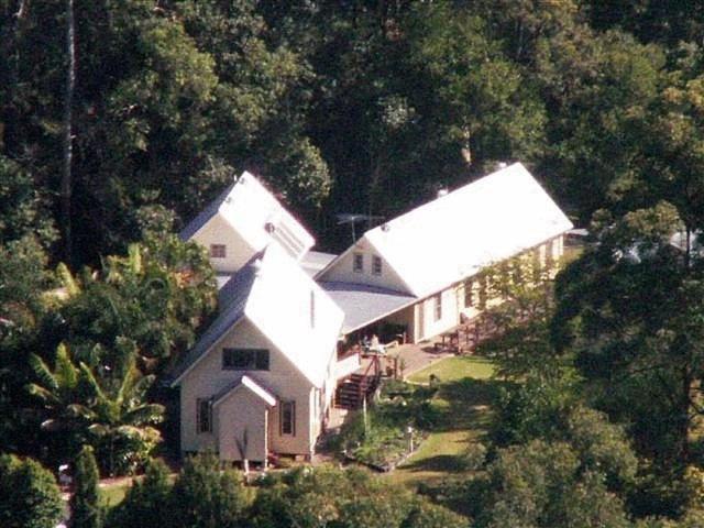 Glass House Mountains Ecolodge Exterior photo